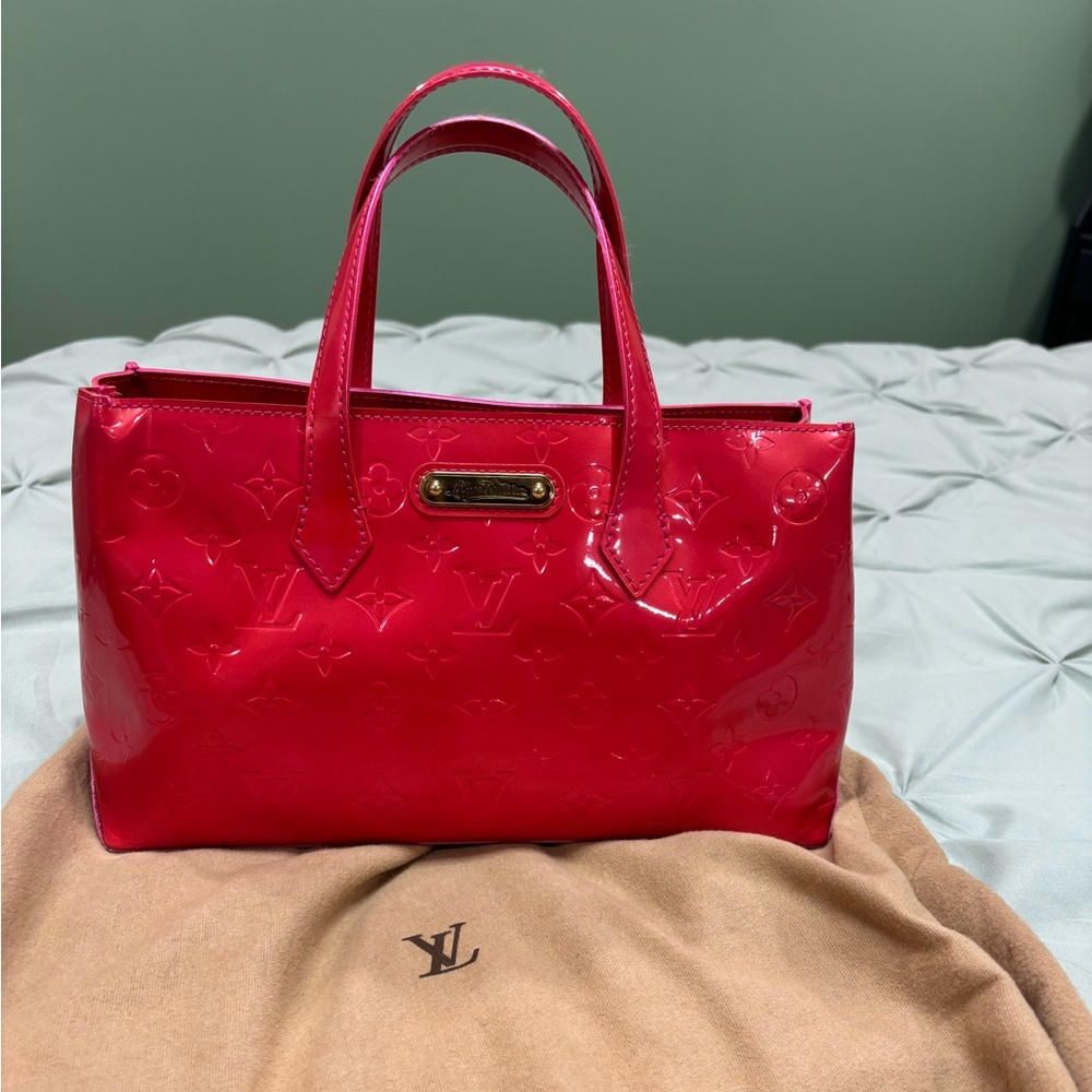 Louis Vuitton
Monogram Vernis Wilshire PM